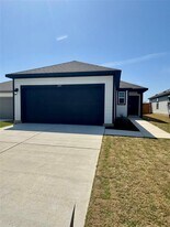 241 Alcatraz Lp in Jarrell, TX - Building Photo