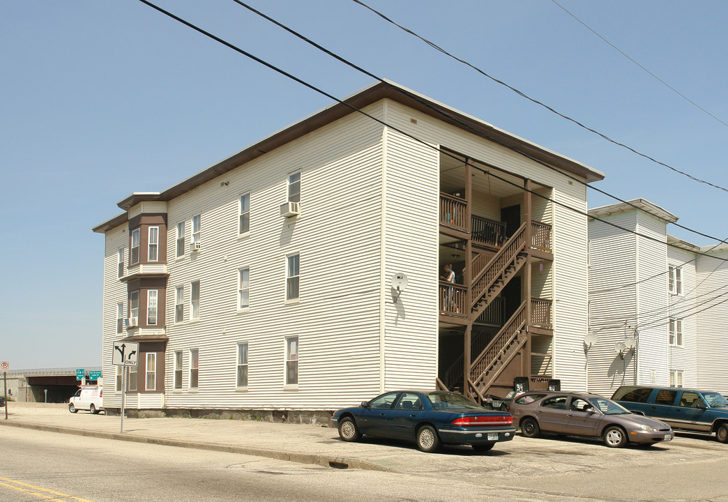 34-36 School St in Manchester, NH - Building Photo