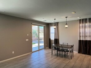 1445 W Locke Dr in Tucson, AZ - Building Photo - Building Photo