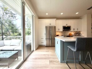 4428 Ellipse Dr in Jacksonville, FL - Foto de edificio - Building Photo