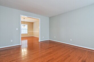 504 Pyracantha Dr in Holly Springs, NC - Building Photo - Building Photo