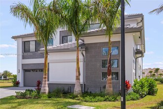 12865 Wingspan Ct in Palm Beach Gardens, FL - Building Photo - Building Photo