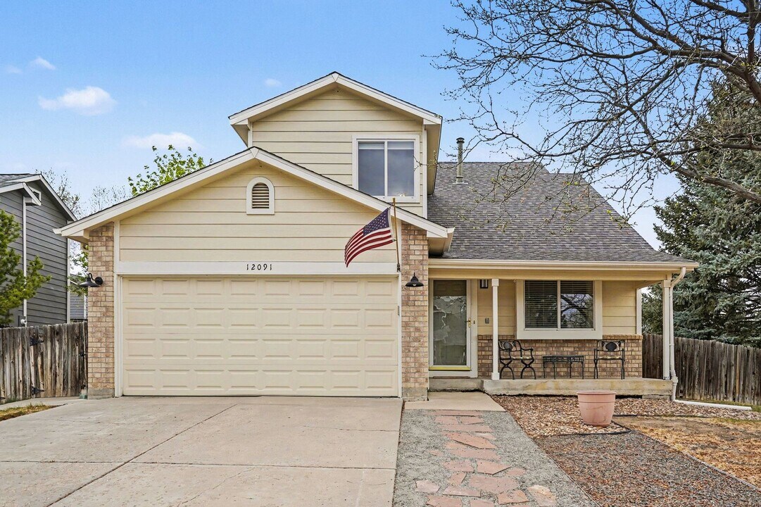 12091 Forest Way in Thornton, CO - Building Photo