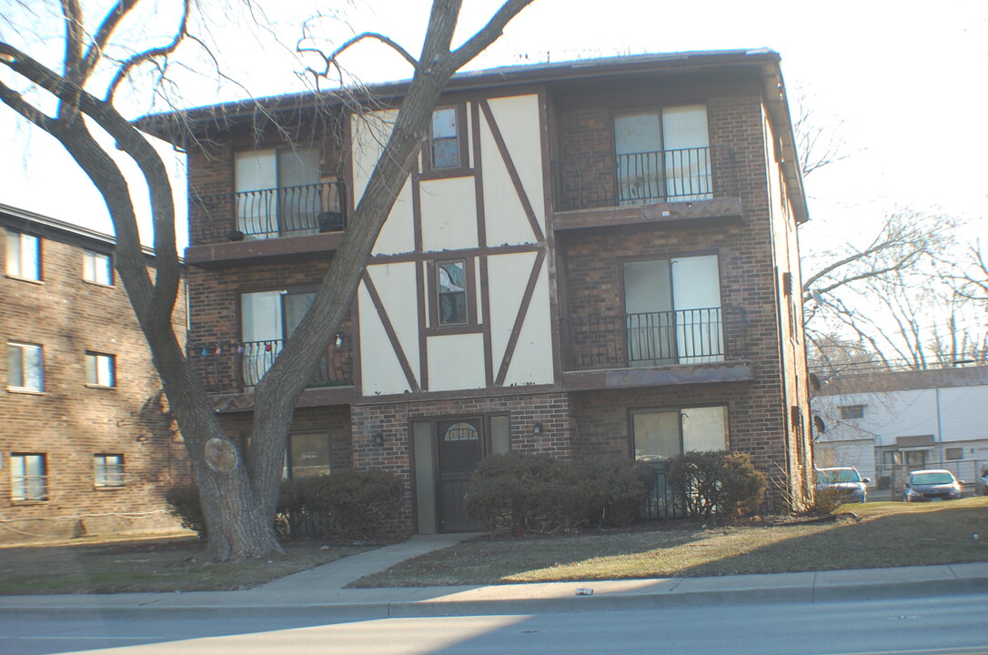 14007 S Torrence Ave in Burnham, IL - Building Photo