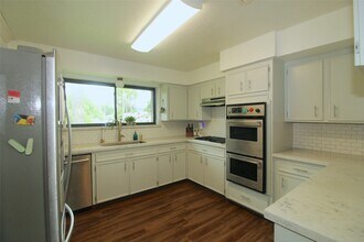 1803 Oaklawn St in Sugar Land, TX - Building Photo - Building Photo