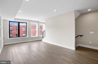 619 1/2 Newton Pl NW in Washington, DC - Building Photo - Building Photo