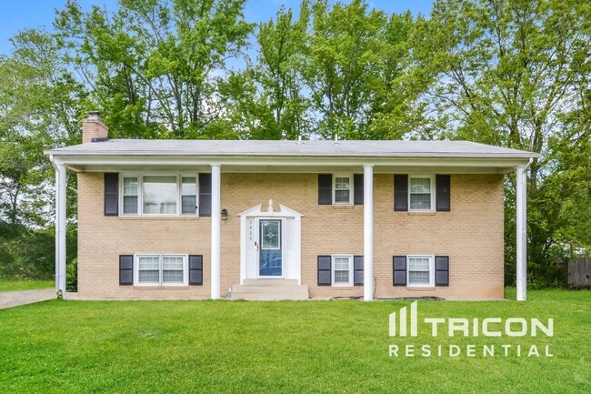 property at 3024 Walnut Ln