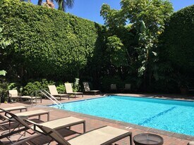 969 Hilgard Ave, Unit 309 in Los Angeles, CA - Building Photo