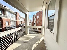 546 Oakland Ave in Charlotte, NC - Building Photo