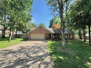 2911 Wright Pl in Fayetteville, AR - Building Photo - Building Photo