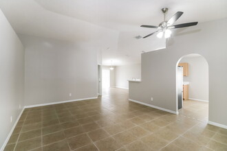 3024 Aernal Ct in Land O Lakes, FL - Building Photo - Building Photo