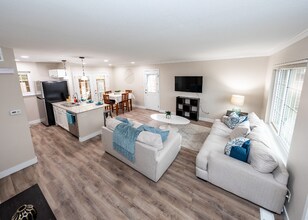 2068 Fernwood Dr in Colorado Springs, CO - Building Photo - Building Photo