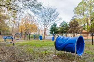 Woodridge Apartments in Jackson, MS - Building Photo - Building Photo