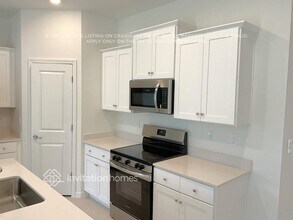 20400 Laverne Ave in Port Charlotte, FL - Foto de edificio - Building Photo