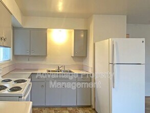 1523 NW Kings Blvd in Corvallis, OR - Foto de edificio - Building Photo