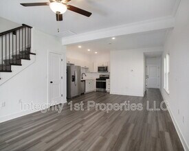 8827 N Helena Ave in Kansas City, MO - Building Photo - Building Photo