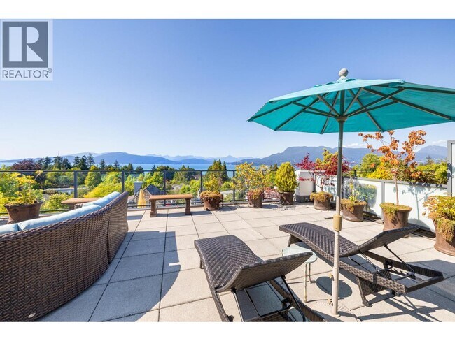 5989 Iona Dr in Vancouver, BC - Building Photo - Building Photo