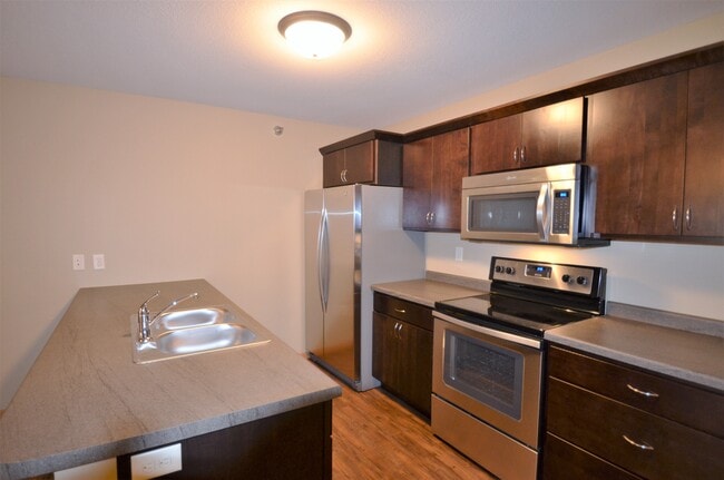 420 11th St N, Unit Apartment 6 in La crosse, WI - Building Photo - Building Photo