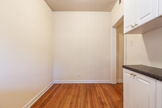 540 W Aldine Ave, Unit 2 in Chicago, IL - Building Photo - Building Photo