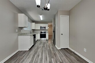 23 Camberwell Ct in Spring, TX - Building Photo - Building Photo