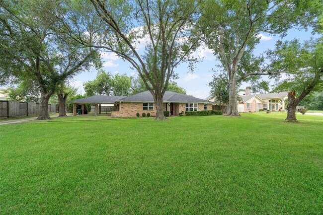 14702 Westway Ln in Houston, TX - Building Photo - Building Photo