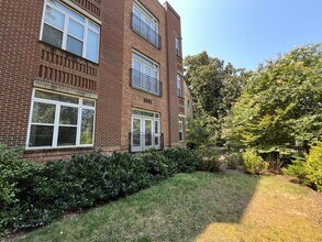 1001 Hillsborough St in Raleigh, NC - Building Photo - Building Photo
