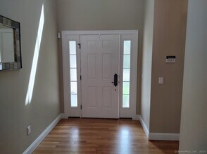 70 Court St in Cromwell, CT - Building Photo - Building Photo