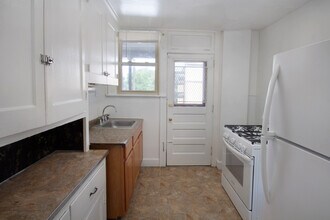 303 S Trenton Ave, Unit 3 in Pittsburgh, PA - Foto de edificio - Building Photo