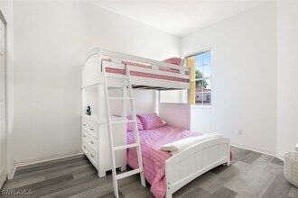 600 L'Ambiance Cir in Naples, FL - Building Photo - Building Photo