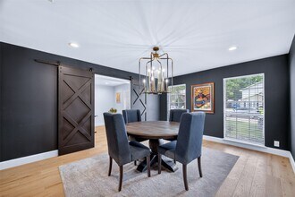 11103 Holly Springs Dr in Houston, TX - Building Photo - Building Photo