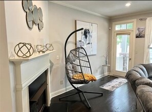 1398 Heights Park Dr in Atlanta, GA - Foto de edificio - Building Photo