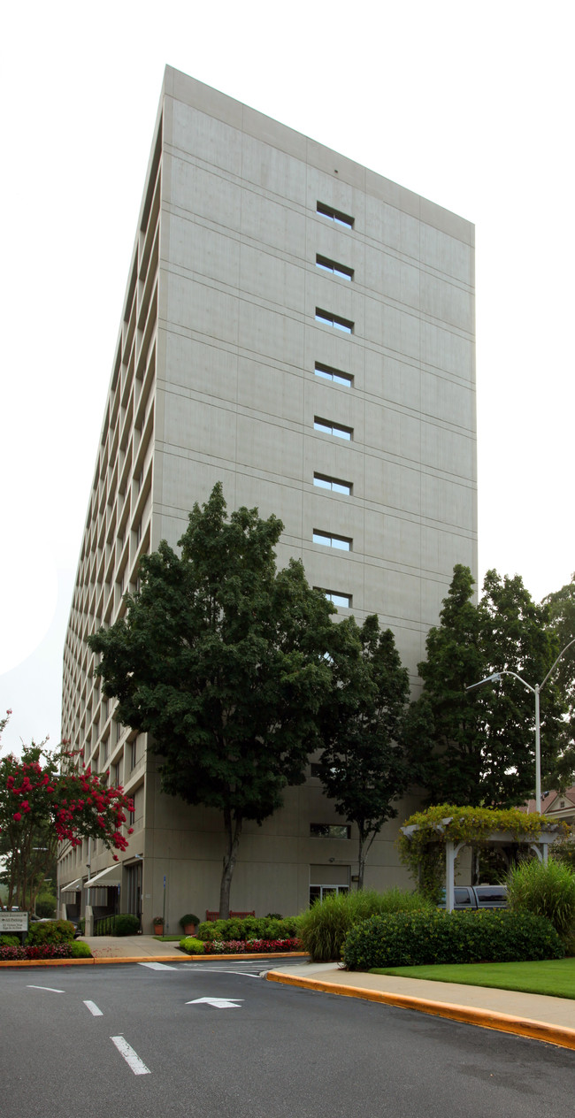 Clairmont Oaks in Decatur, GA - Foto de edificio - Building Photo