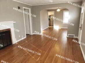 8410 55th Terrace in Mission, KS - Building Photo - Building Photo