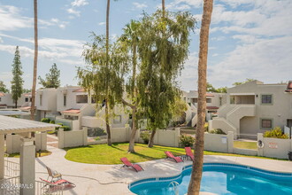 850 S River Dr in Tempe, AZ - Building Photo - Building Photo