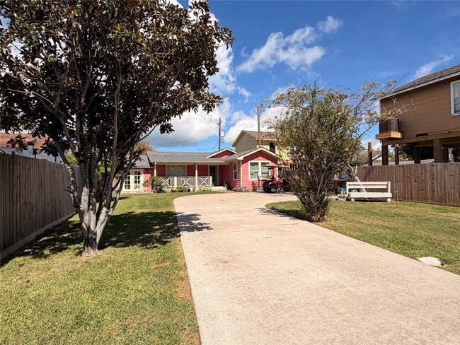 5522 Avenue O 1/2 in Galveston, TX - Building Photo - Building Photo