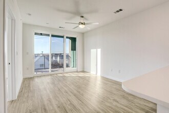 4801 Springdale Rd, Unit 1308 in Austin, TX - Building Photo - Building Photo