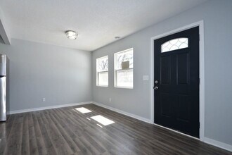681 Glencoe St NE in Fridley, MN - Building Photo - Building Photo