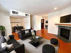 1827 16th St in Santa Monica, CA - Building Photo - Building Photo