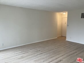 7521 Hampton Ave in West Hollywood, CA - Building Photo - Building Photo