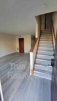 3102 Jackielane Dr in Columbus, OH - Building Photo