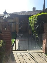 20222 Valerio St in Winnetka, CA - Building Photo - Building Photo