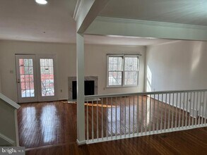 12012 Saw Mill Ct in Silver Spring, MD - Building Photo - Building Photo