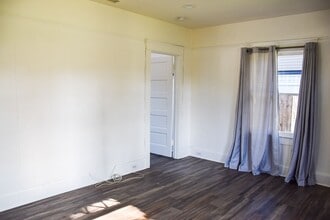 384-394 S Grand St in Orange, CA - Building Photo - Building Photo