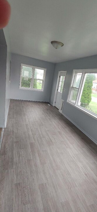 1 W Hickory St in Streator, IL - Building Photo