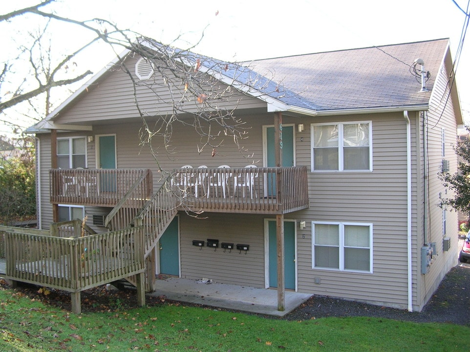 619 Grant Ave in Morgantown, WV - Building Photo