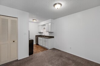 Hartford Place in Birmingham, MI - Building Photo - Building Photo