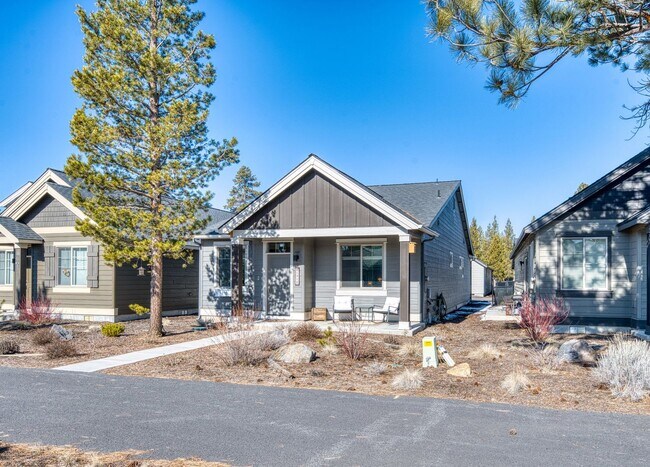 51918 Lumberman Ln in La Pine, OR - Building Photo - Building Photo