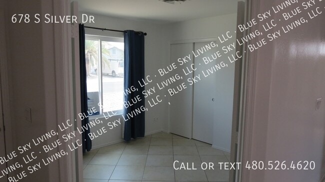 678 S Silver Dr in Apache Junction, AZ - Building Photo - Building Photo