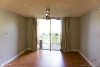 2051 Renaissance Blvd-Unit -Apt 203A in Miramar, FL - Building Photo - Building Photo