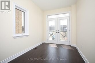 12 Elgin Ct in Bradford West Gwillimbury, ON - Building Photo - Building Photo